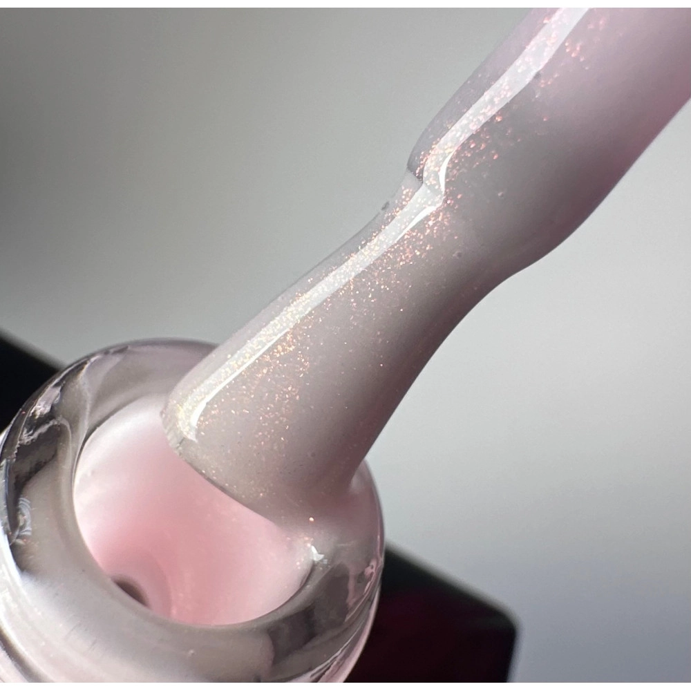 Эксклюзивная камуфлирующая база  PRESENT 15 ml  ( тюбик с кистью )